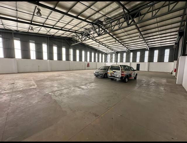 1,034M² WAREHOUSE TO LET IN NORTH RIDING